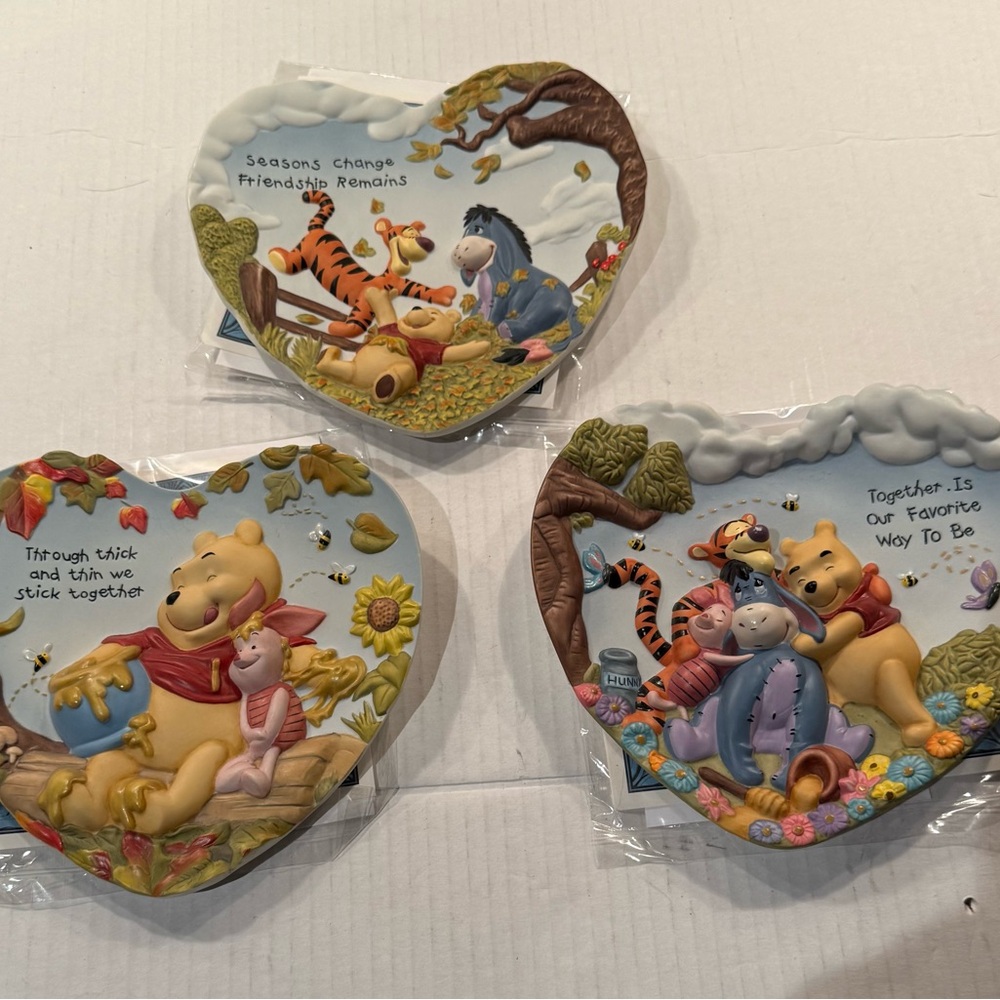 NEW Set of 3 Winnie The Pooh 8" Collector Placques